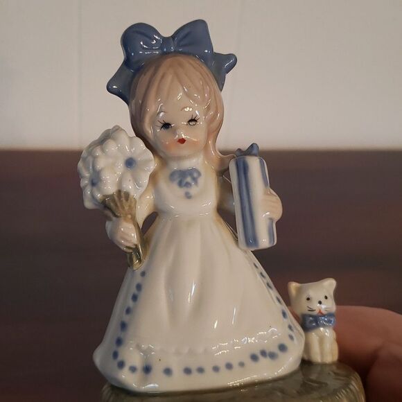 Cute Vintage Little Girl with Kitten Porcelain Music Box - Picture 6 of 8